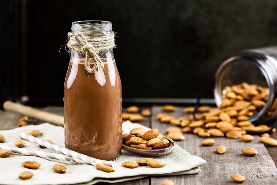 وی با آب